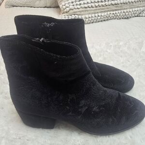 Vaneli Zeda black troppy velvet boots Size 9.5N